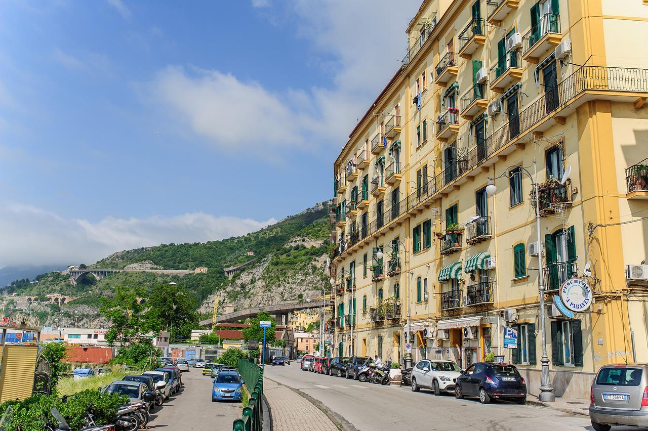 Margherita'S Apartment Salerno Exterior foto